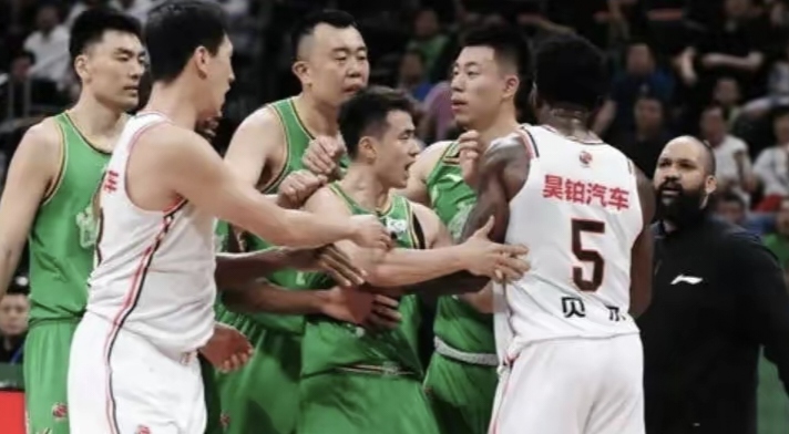 根特俱乐部在激烈对抗中取胜